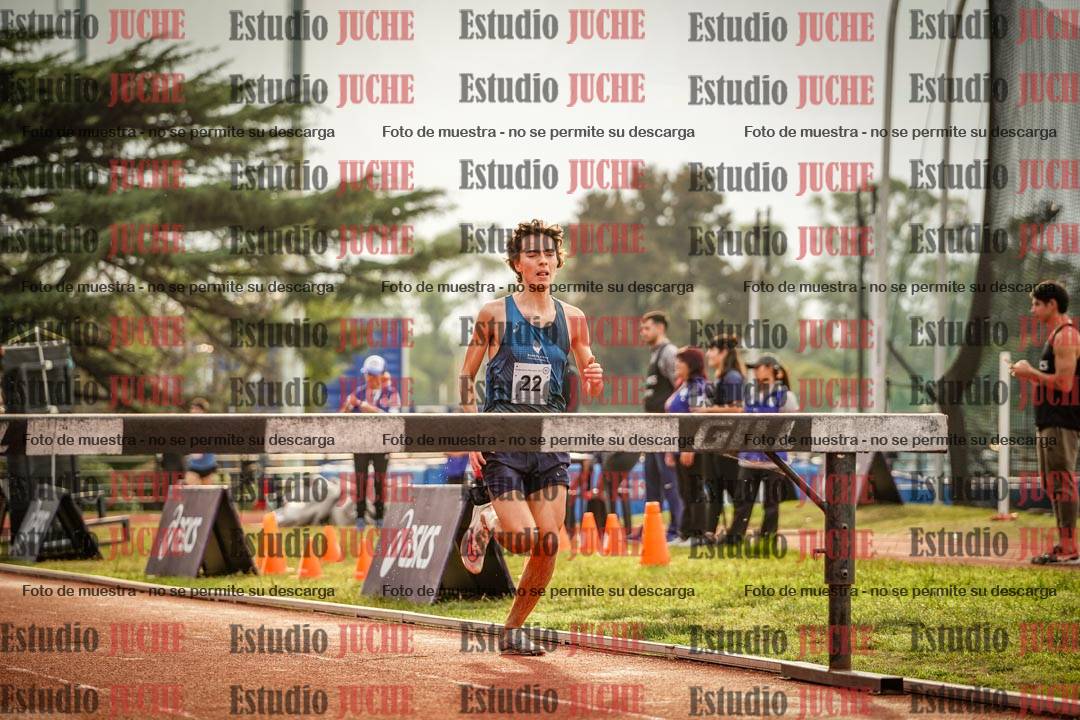 Fotos de los 3000 m con obstáculos de varones
