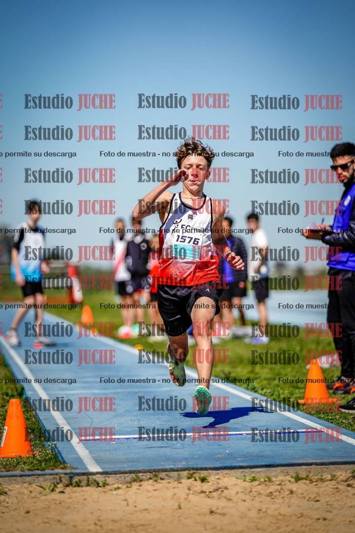 Fotos del salto en largo de varones - U15