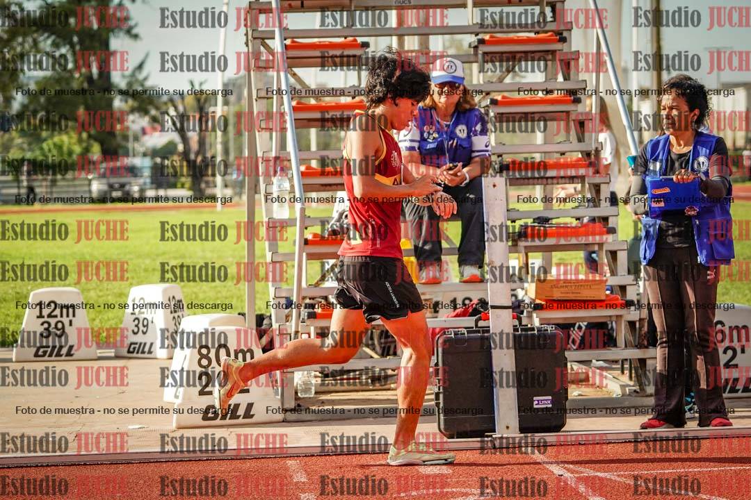Fotos de los 2000 m con obstáculos de varones