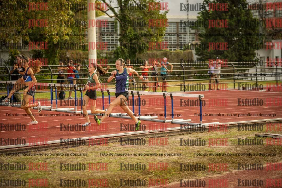 Fotos de los 100 m con vallas de mujeres
