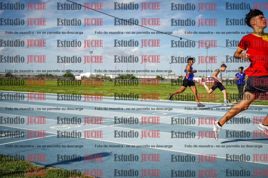 Fotos de los 400 m llanos de varones