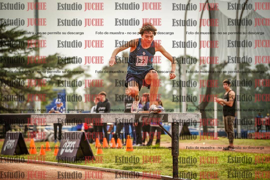 Fotos de los 3000 m con obstáculos de varones