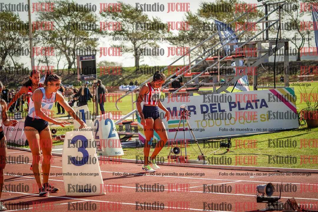 Fotos de algunos extras y podios del día 1