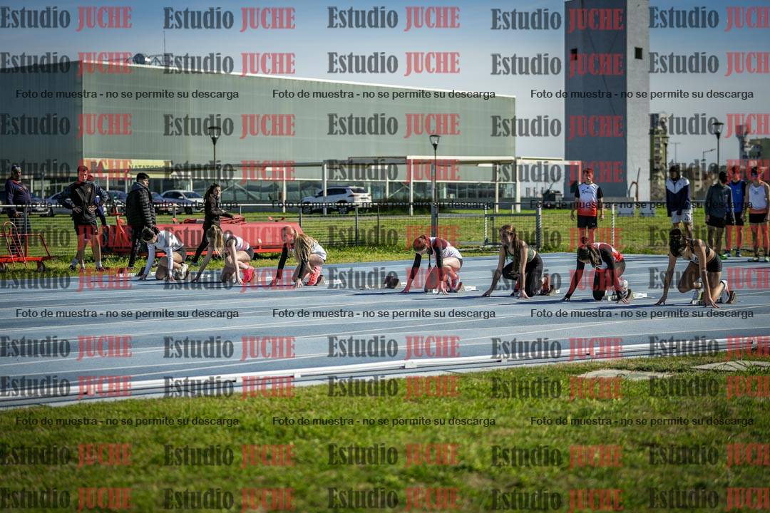 Fotos de los 100 m llanos de mujeres - U17
