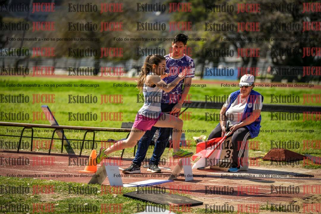 Fotos del salto en largo de mujeres - ambas categorías