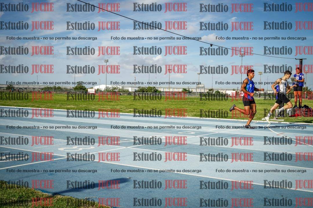 Fotos de los 400 m llanos de varones