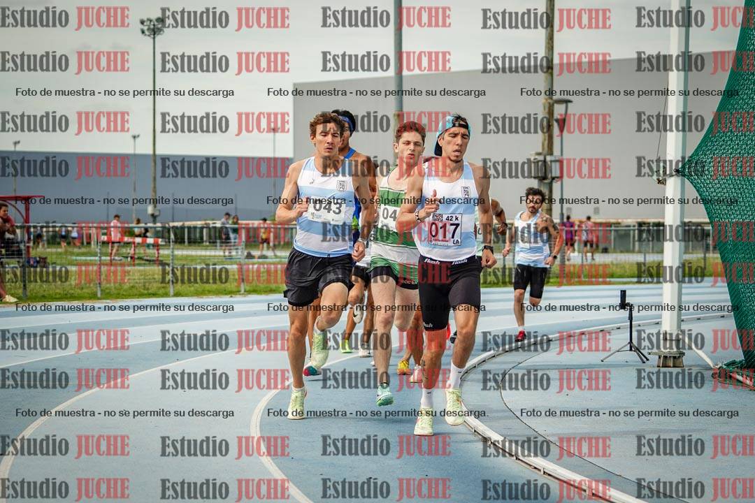 Fotos de los 1000 m llanos de varones
