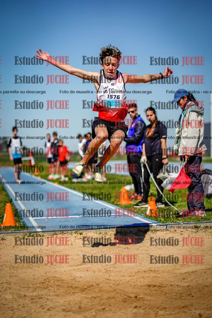 Fotos del salto en largo de varones - U15