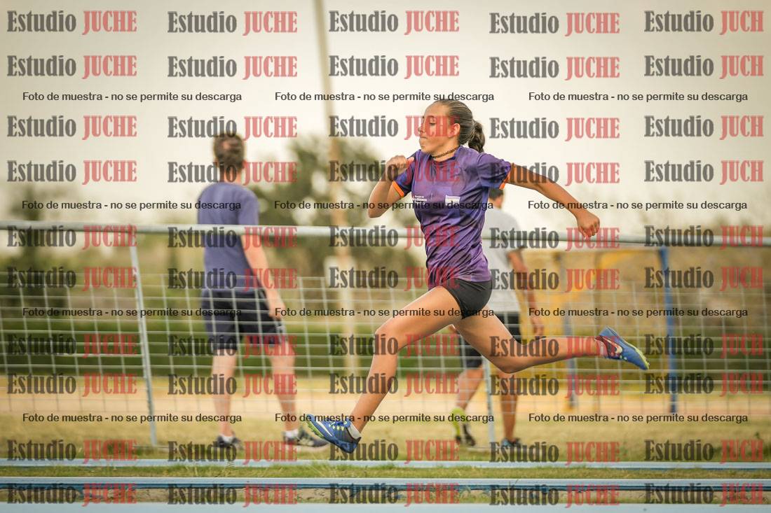 Fotos del salto en largo de mujeres