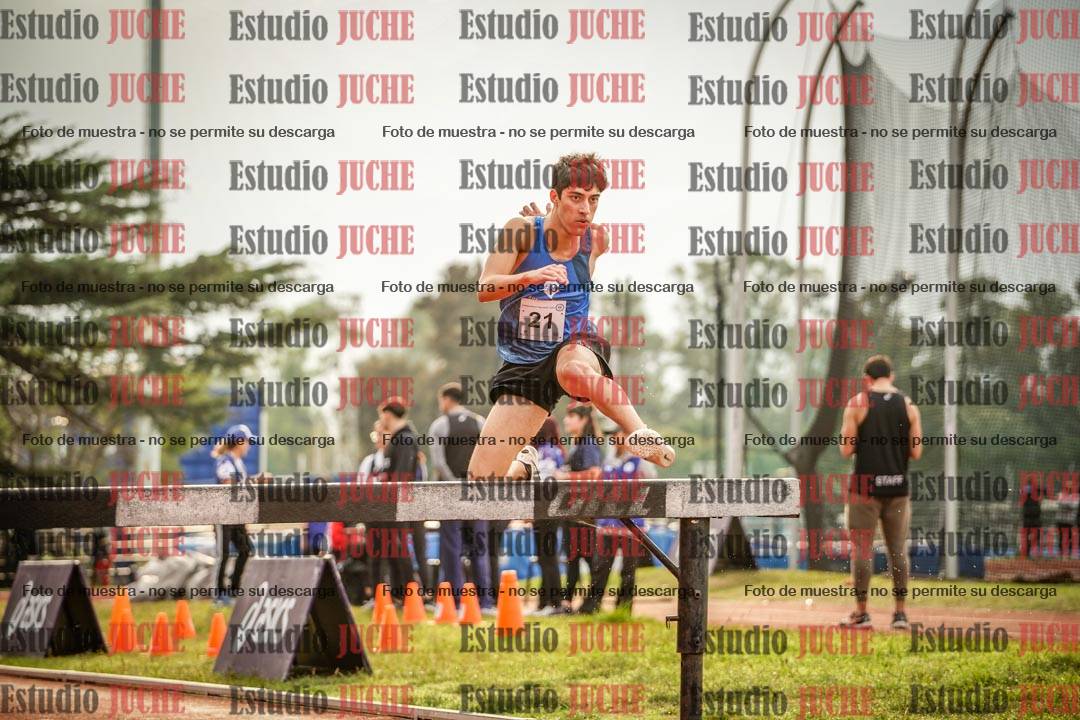 Fotos de los 3000 m con obstáculos de varones