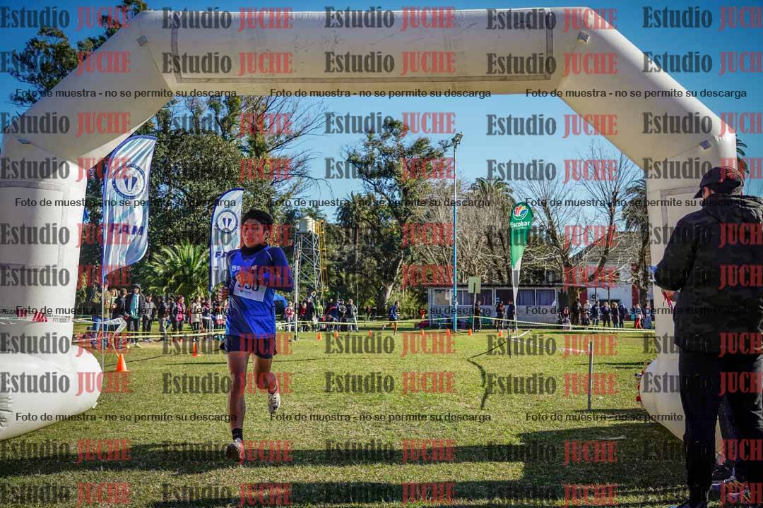Fotos de la llegada del cross de 4000 m - varones