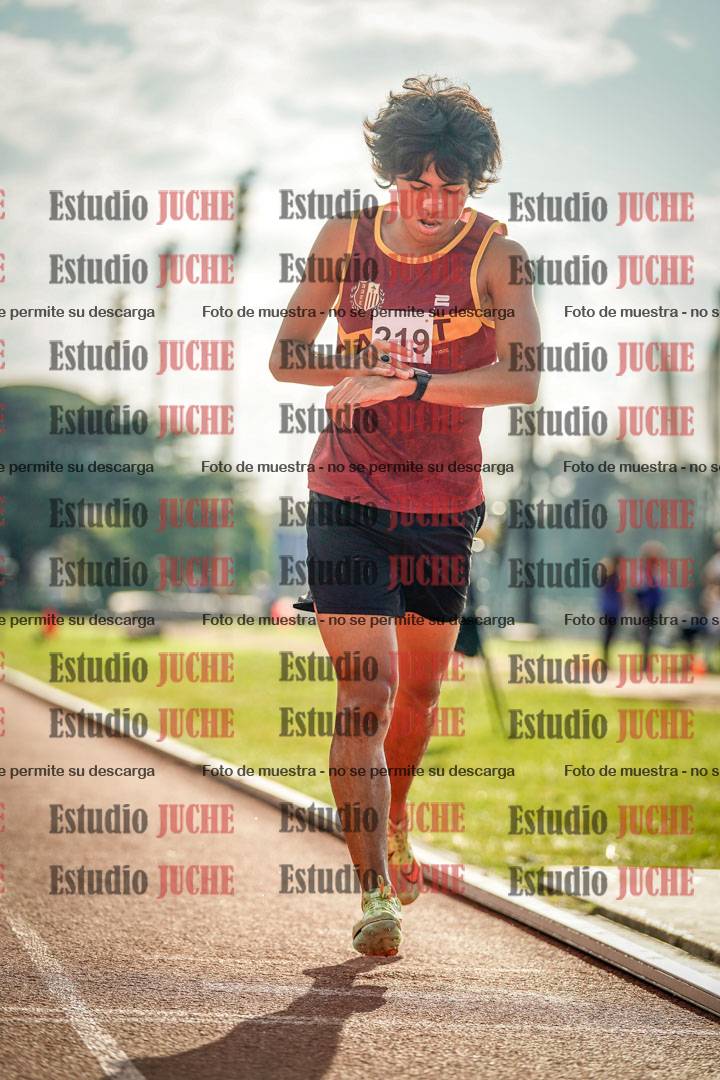 Fotos de los 2000 m con obstáculos de varones