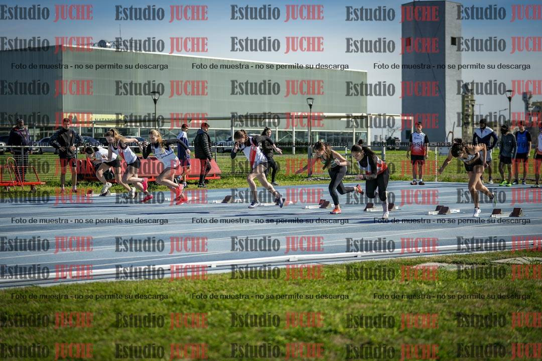 Fotos de los 100 m llanos de mujeres - U17