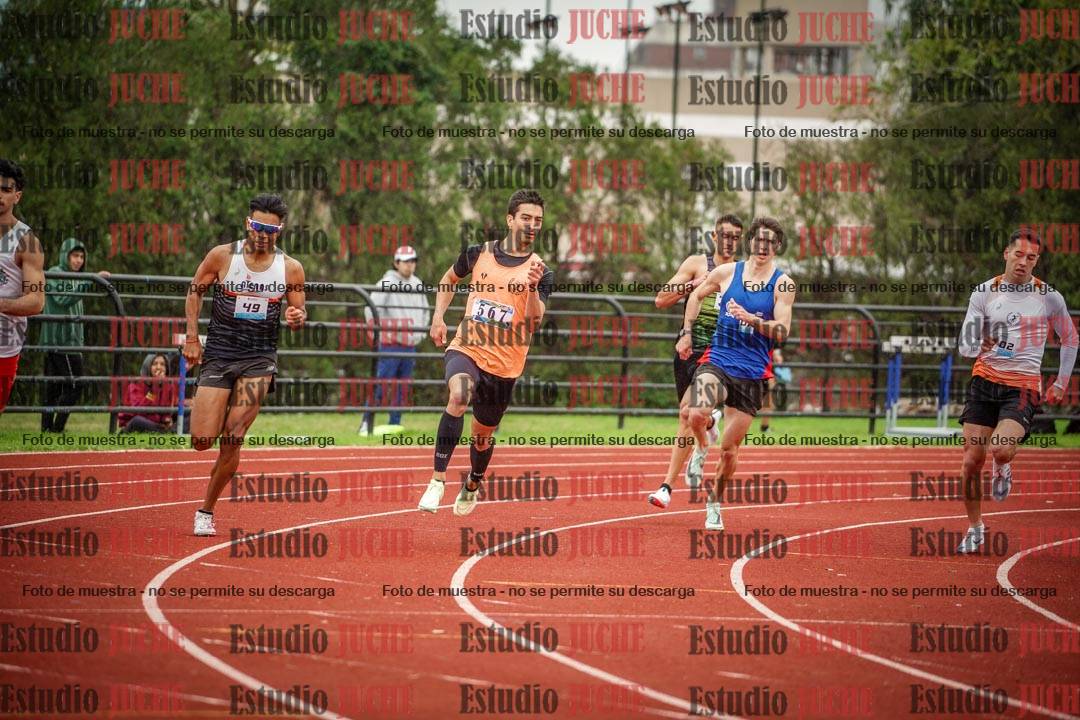 Fotos de los 800 m llanos de varones