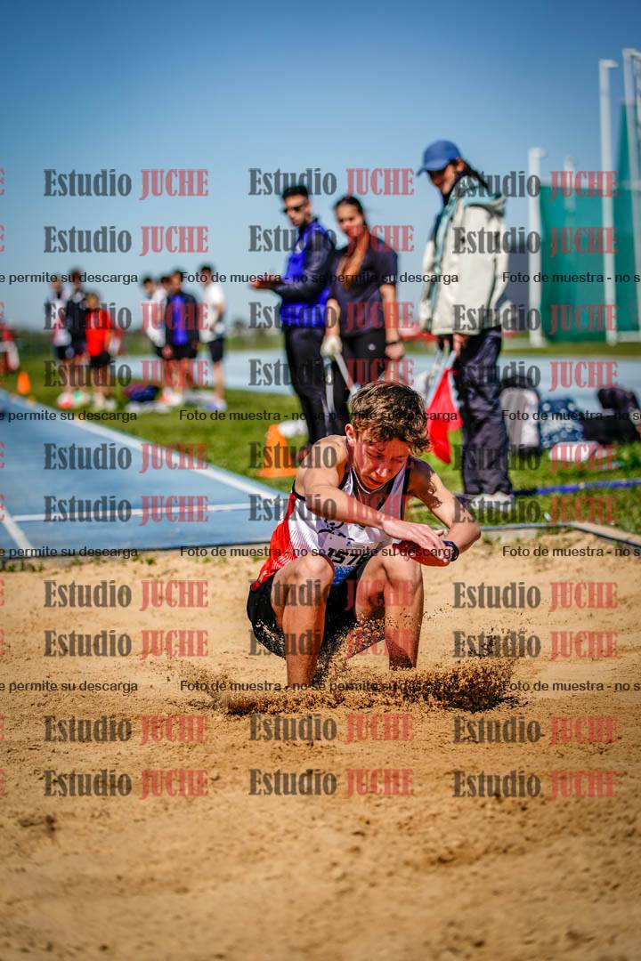 Fotos del salto en largo de varones - U15