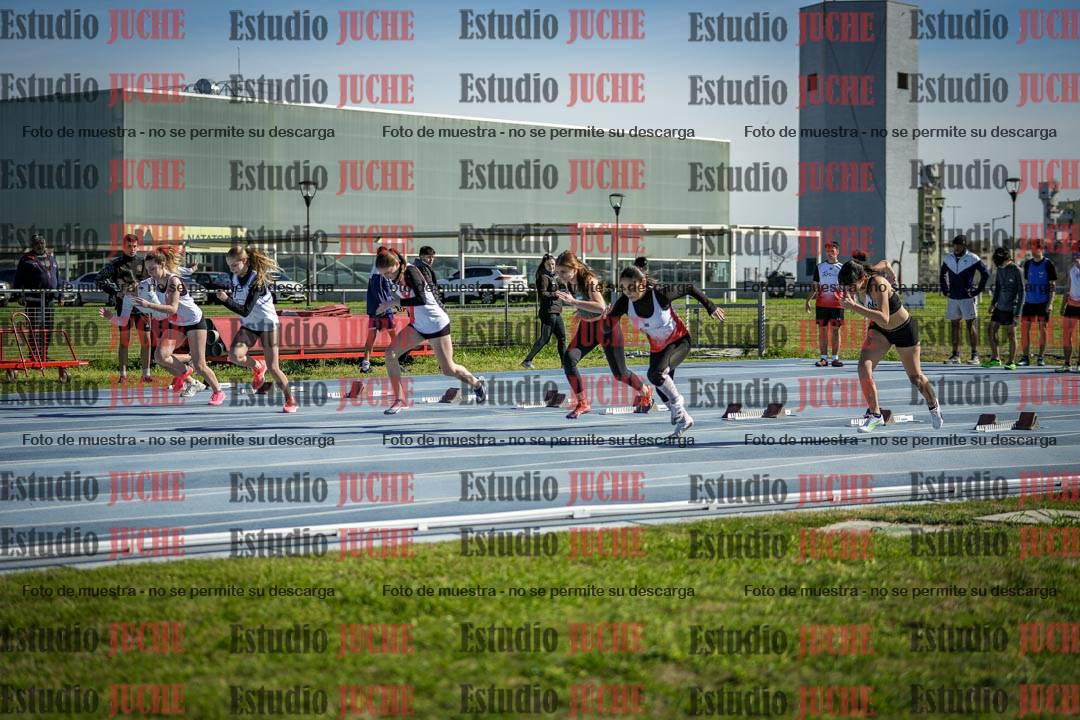 Fotos de los 100 m llanos de mujeres - U17