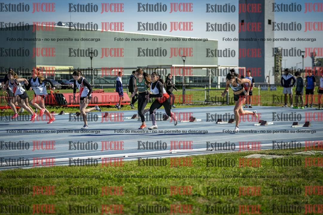 Fotos de los 100 m llanos de mujeres - U17