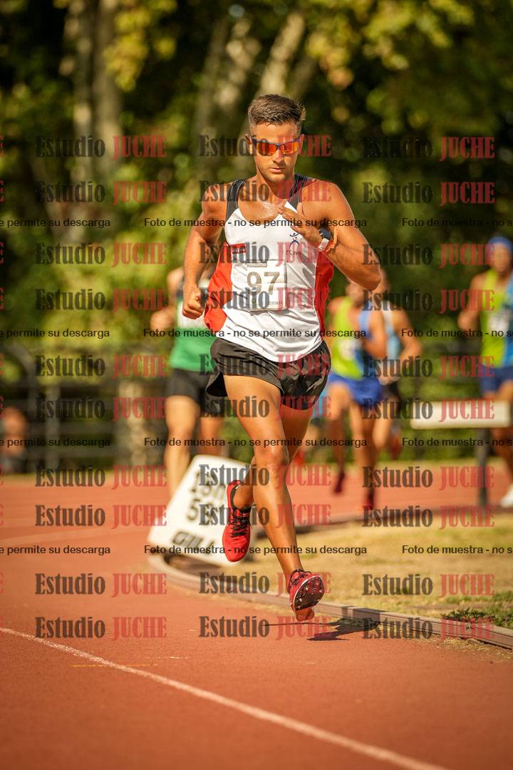 Fotos de los 3000 m llanos de varones