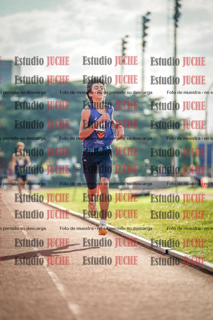 Fotos de los 2000 m con obstáculos de varones