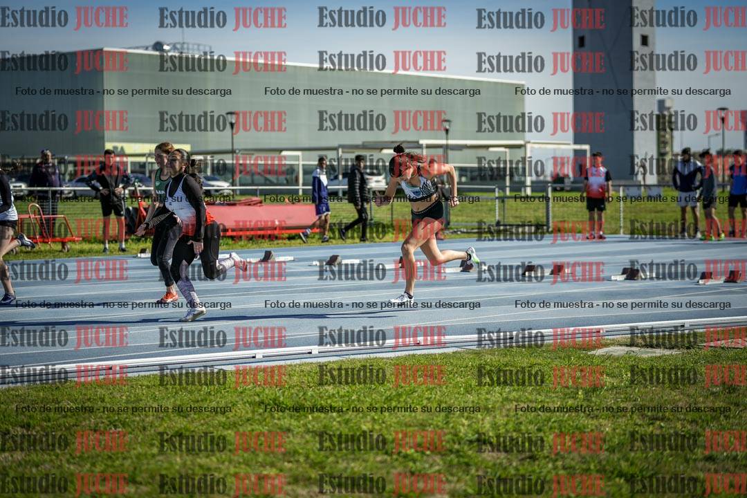 Fotos de los 100 m llanos de mujeres - U17