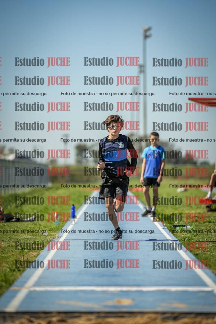 Fotos del salto en largo de varones - U12