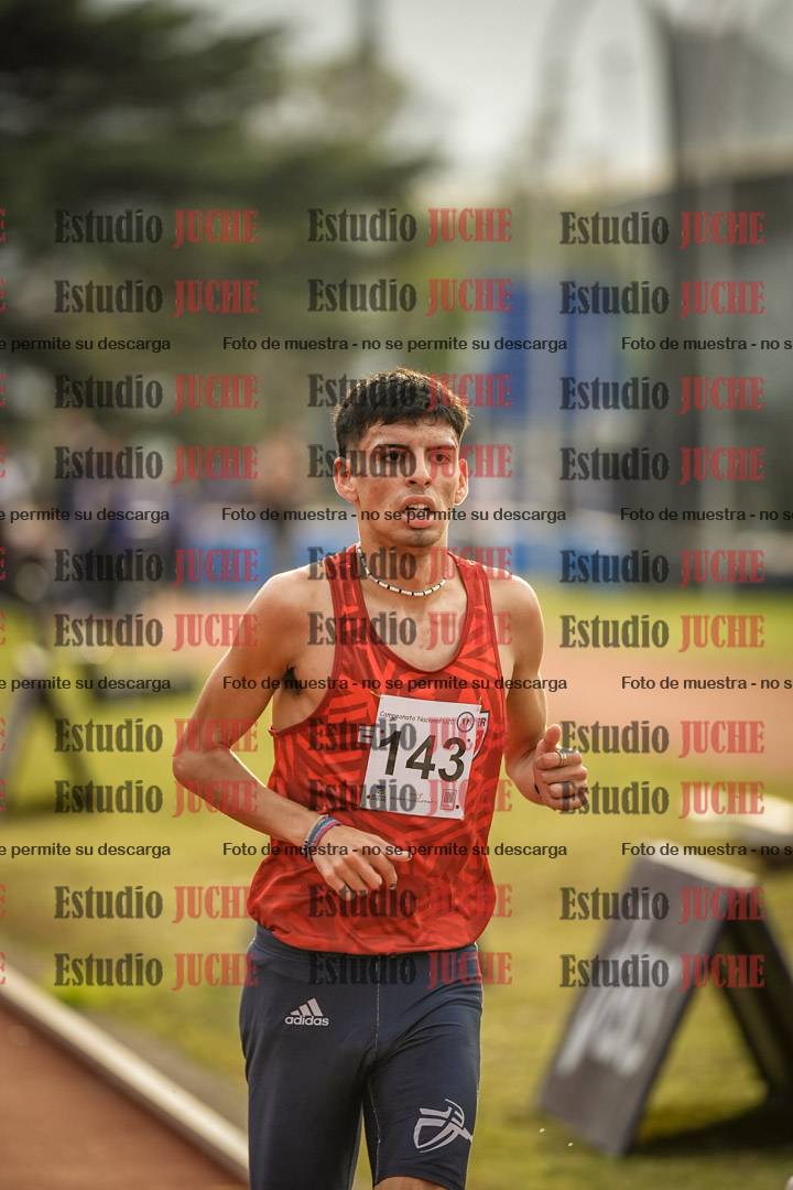 Fotos de los 3000 m con obstáculos de varones