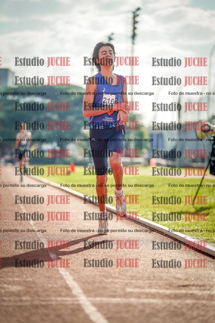 Fotos de los 2000 m con obstáculos de varones