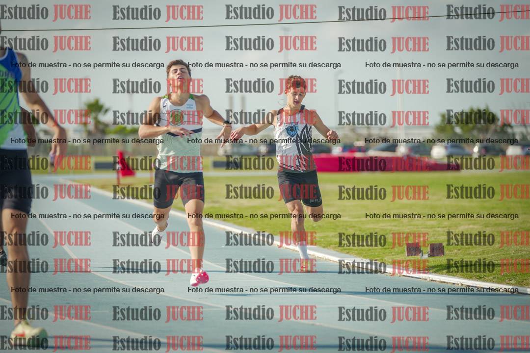Fotos de los 400 m llanos de varones