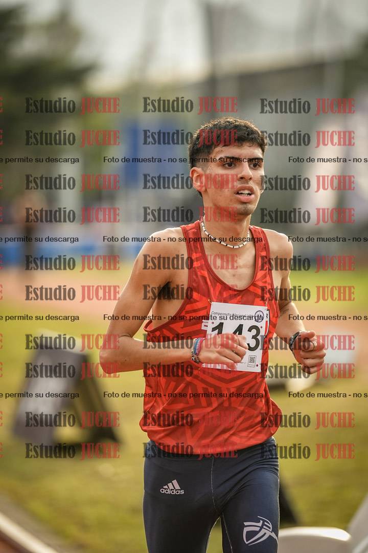 Fotos de los 3000 m con obstáculos de varones