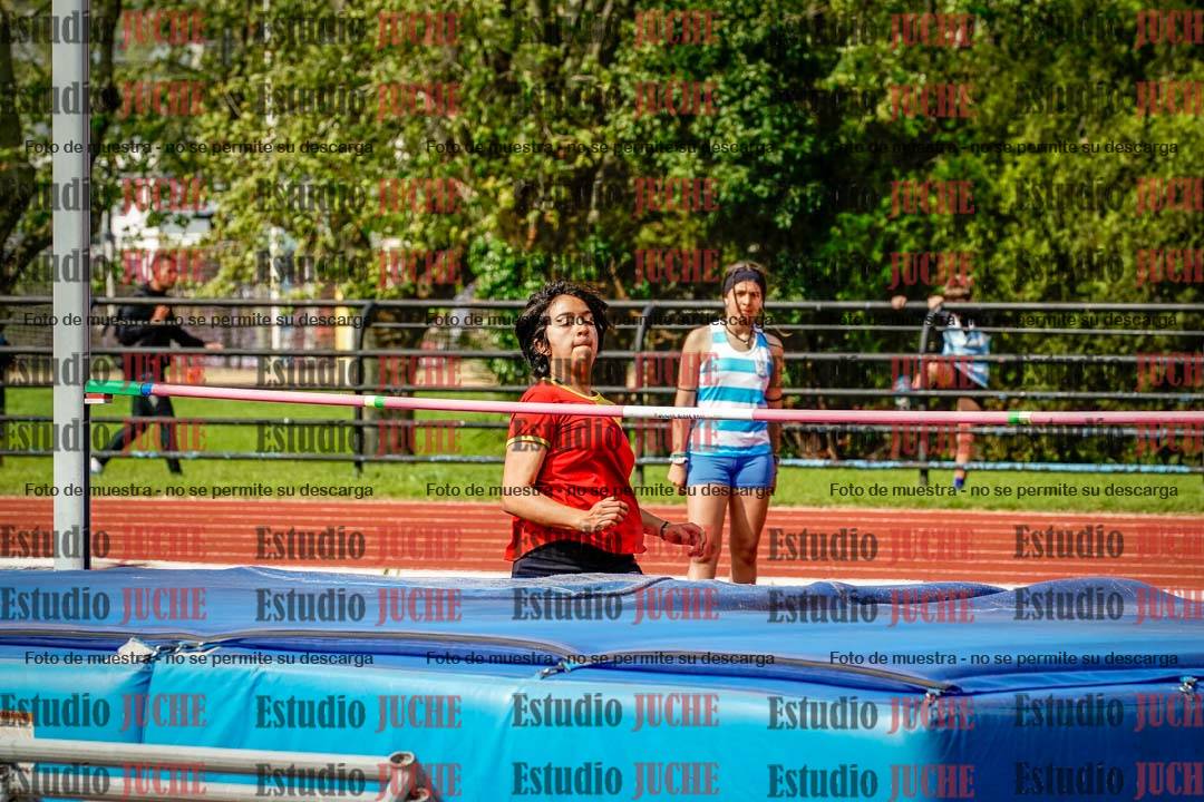 Fotos del salto en alto de mujeres - hexatlón 2