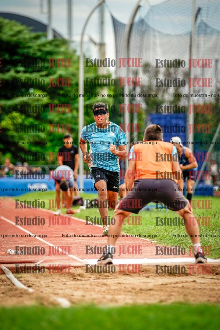 Fotos del salto en largo de varones