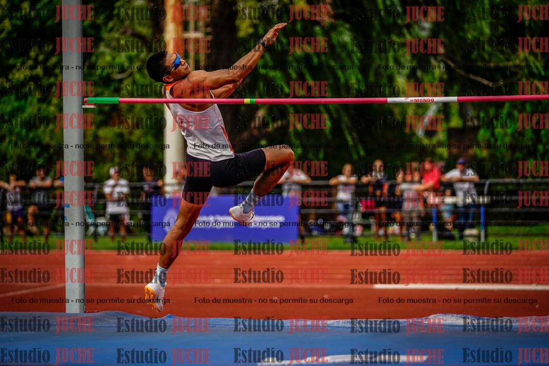Fotos del salto en alto de varones