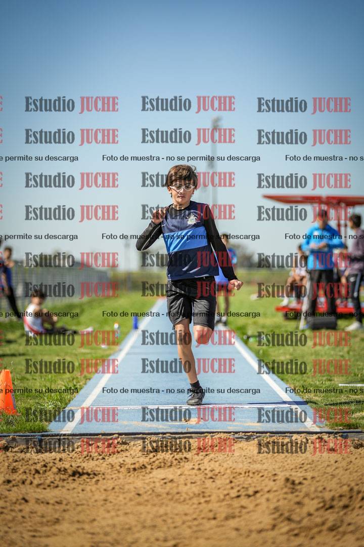 Fotos del salto en largo de varones - U12