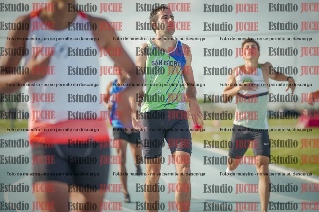 Fotos de los 400 m llanos de varones