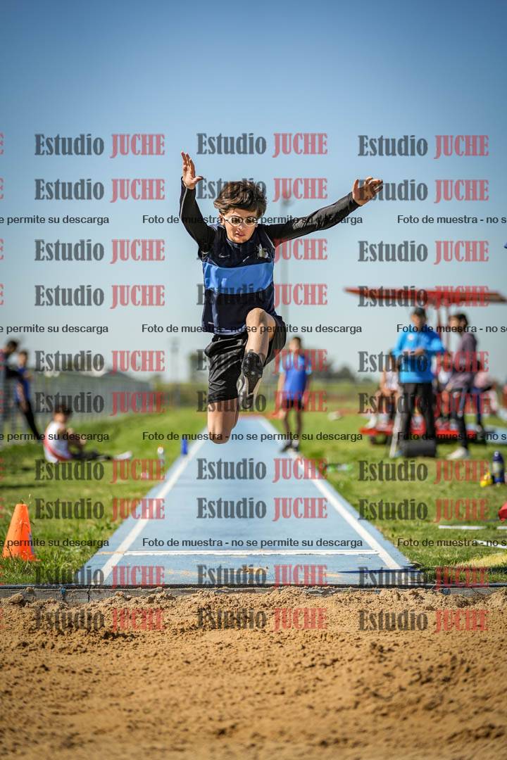 Fotos del salto en largo de varones - U12