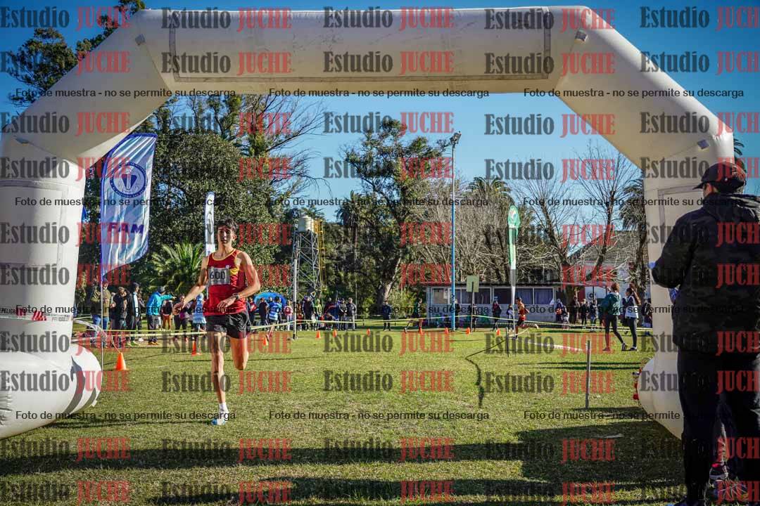 Fotos de la llegada del cross de 4000 m - varones
