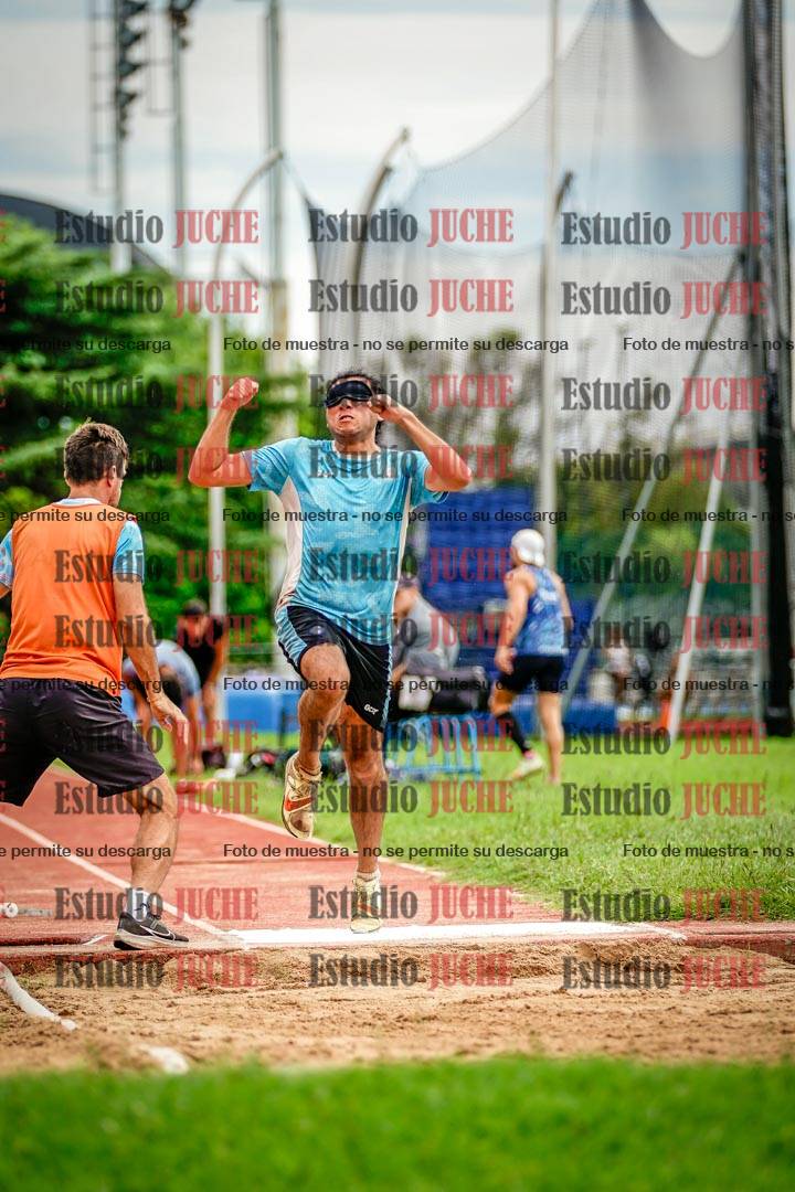 Fotos del salto en largo de varones
