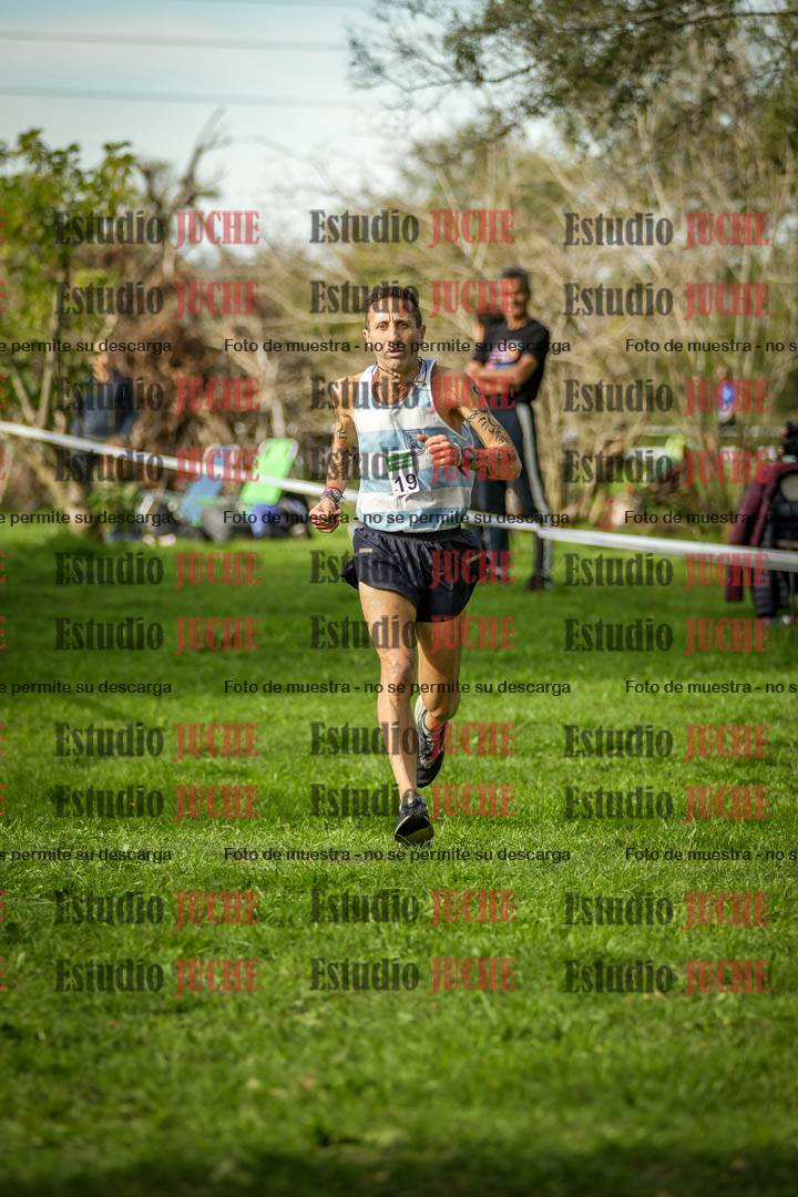 Fotos de la llegada del cross de 4000 m - varones