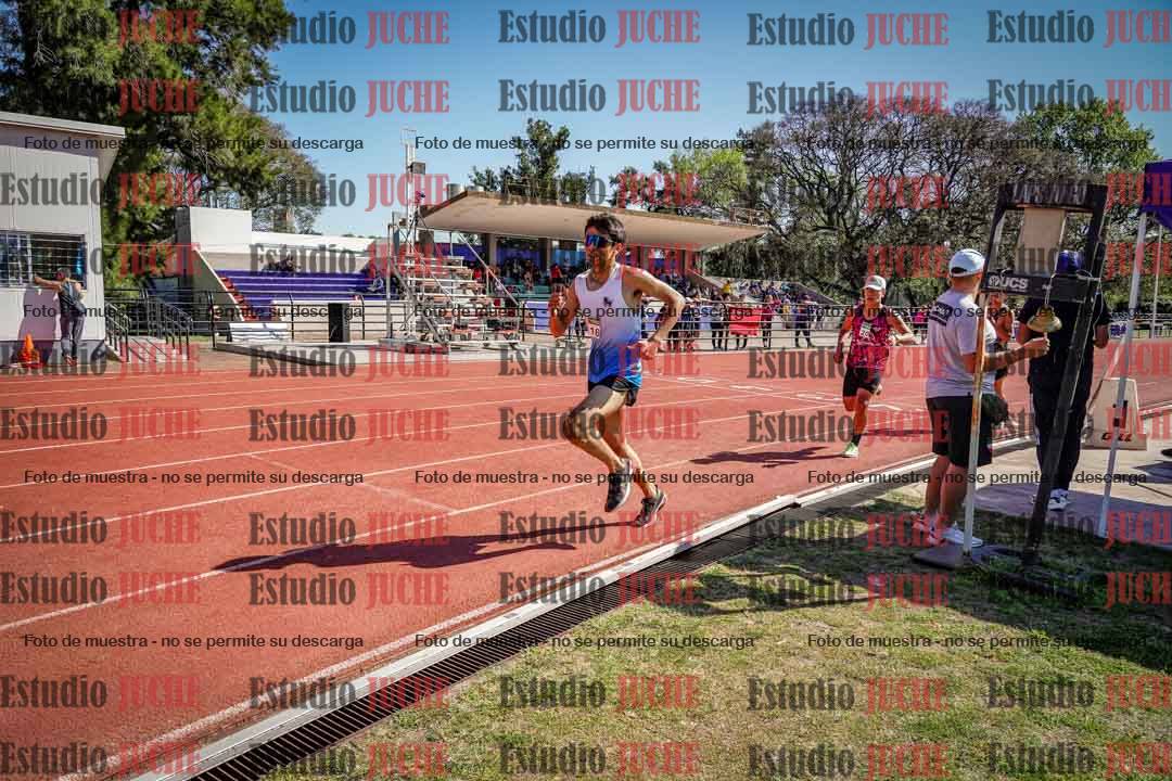 Fotos de los 2400 m de varones