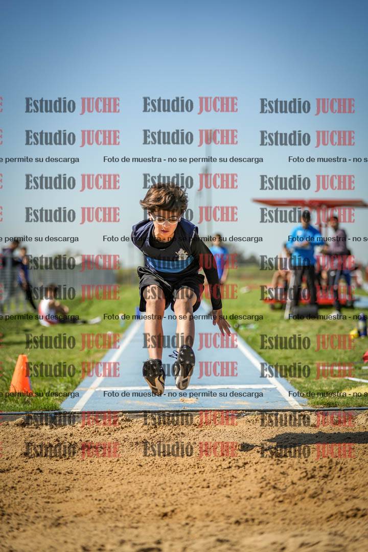 Fotos del salto en largo de varones - U12