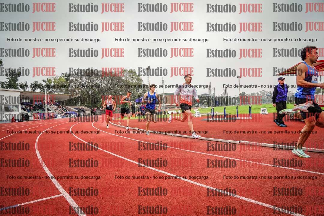 Fotos de los 800 m llanos de varones