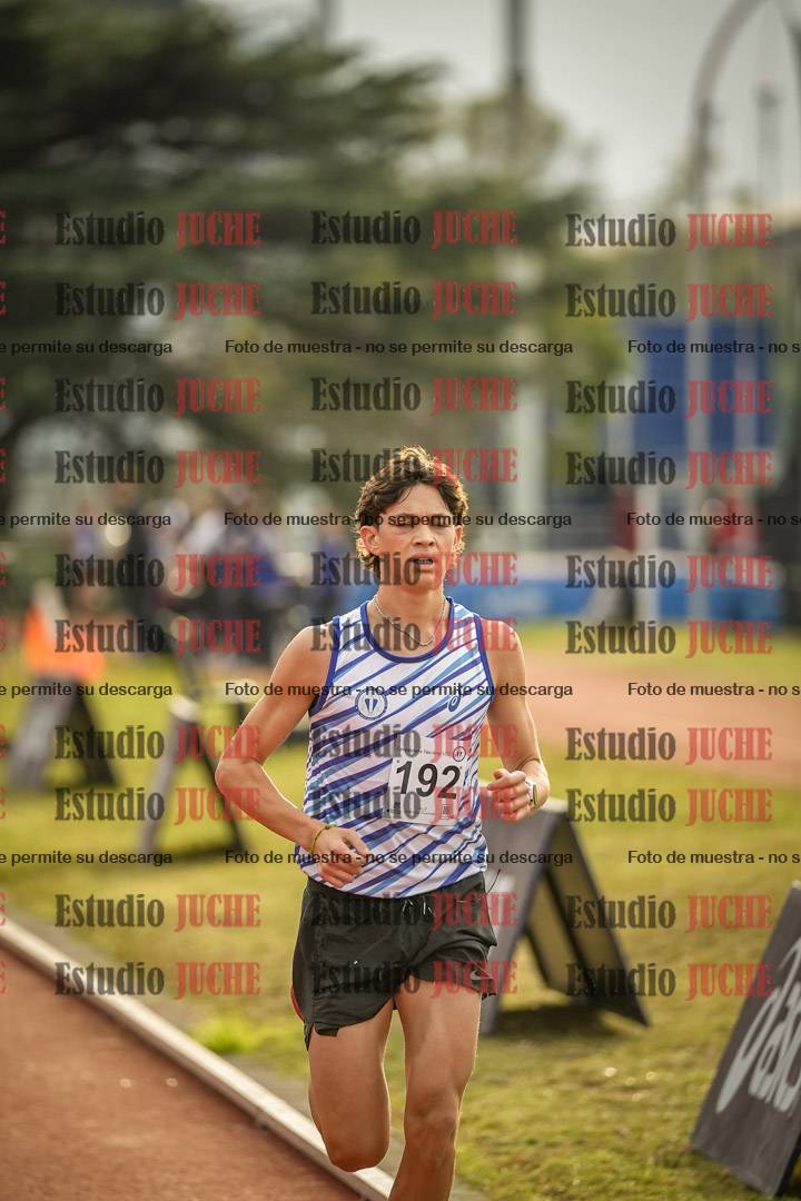Fotos de los 3000 m con obstáculos de varones