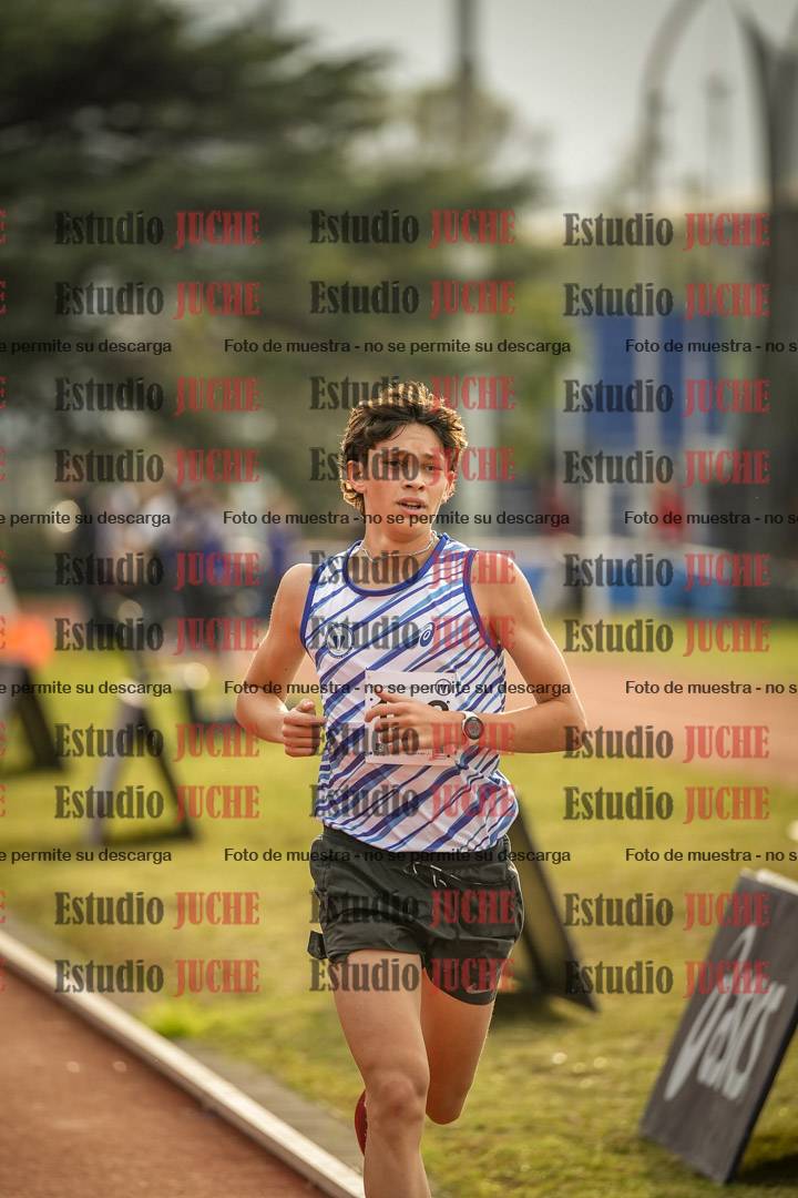 Fotos de los 3000 m con obstáculos de varones