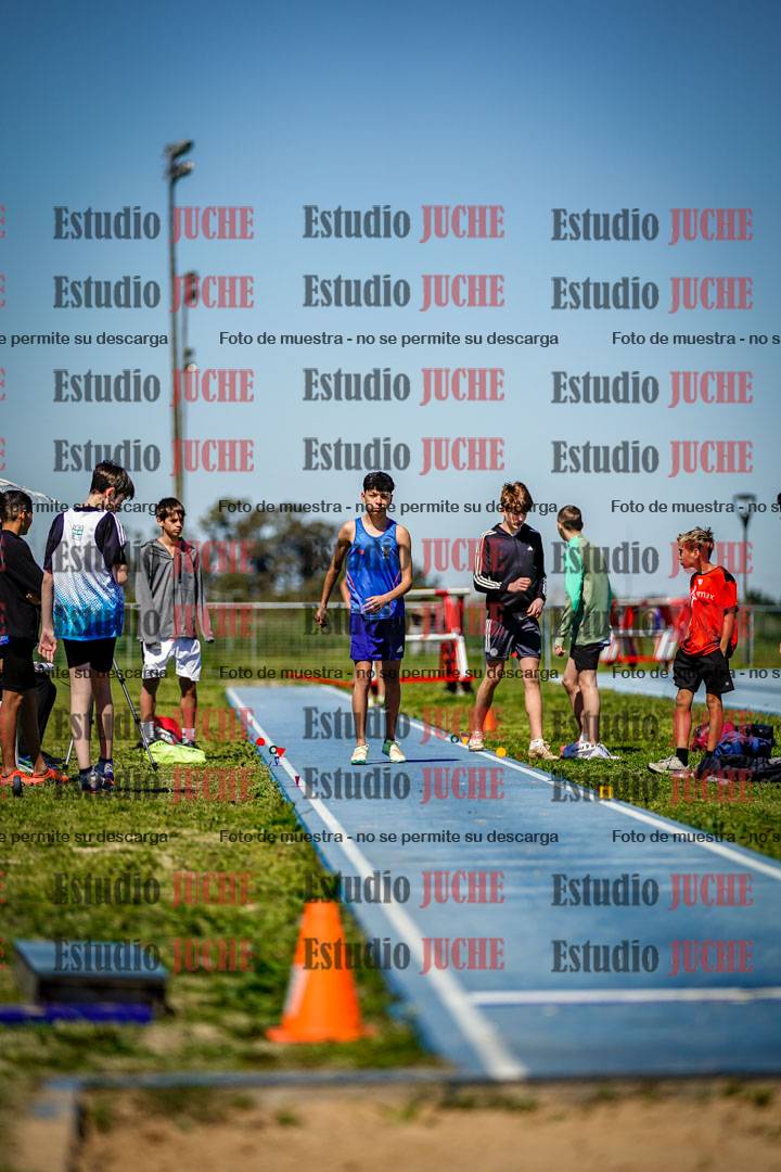 Fotos del salto en largo de varones - U15