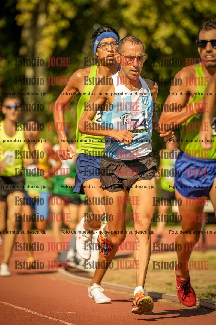 Fotos de los 3000 m llanos de varones