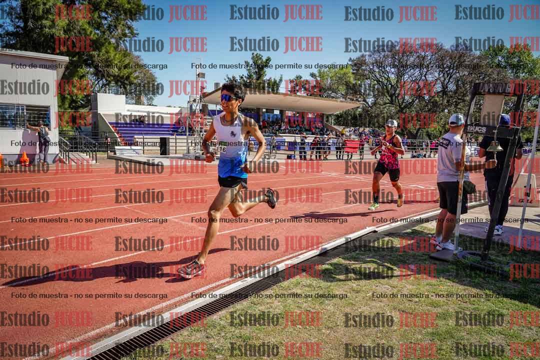 Fotos de los 2400 m de varones