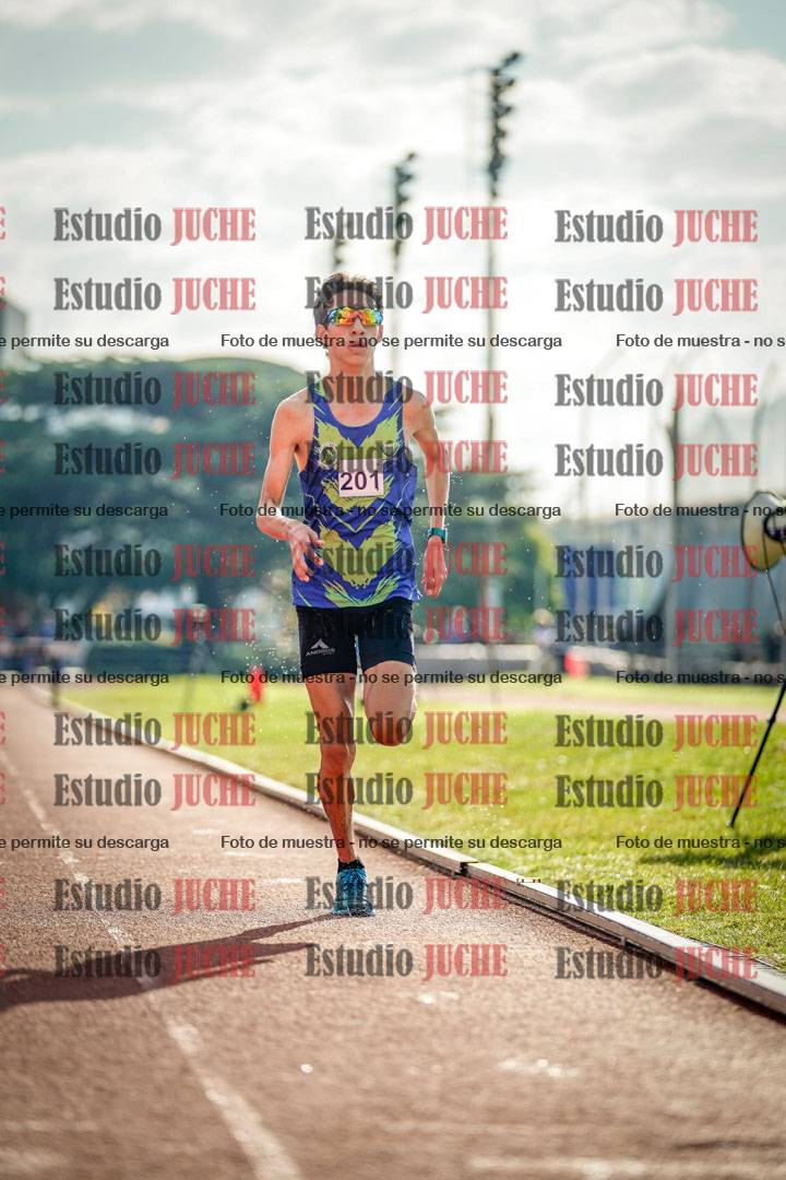 Fotos de los 2000 m con obstáculos de varones