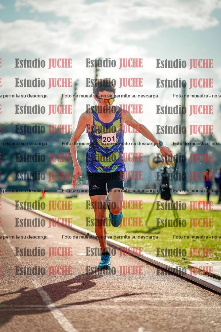 Fotos de los 2000 m con obstáculos de varones