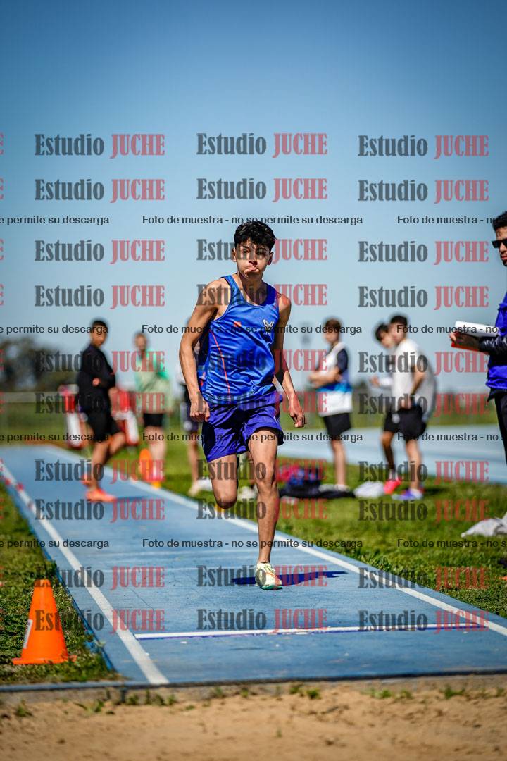 Fotos del salto en largo de varones - U15
