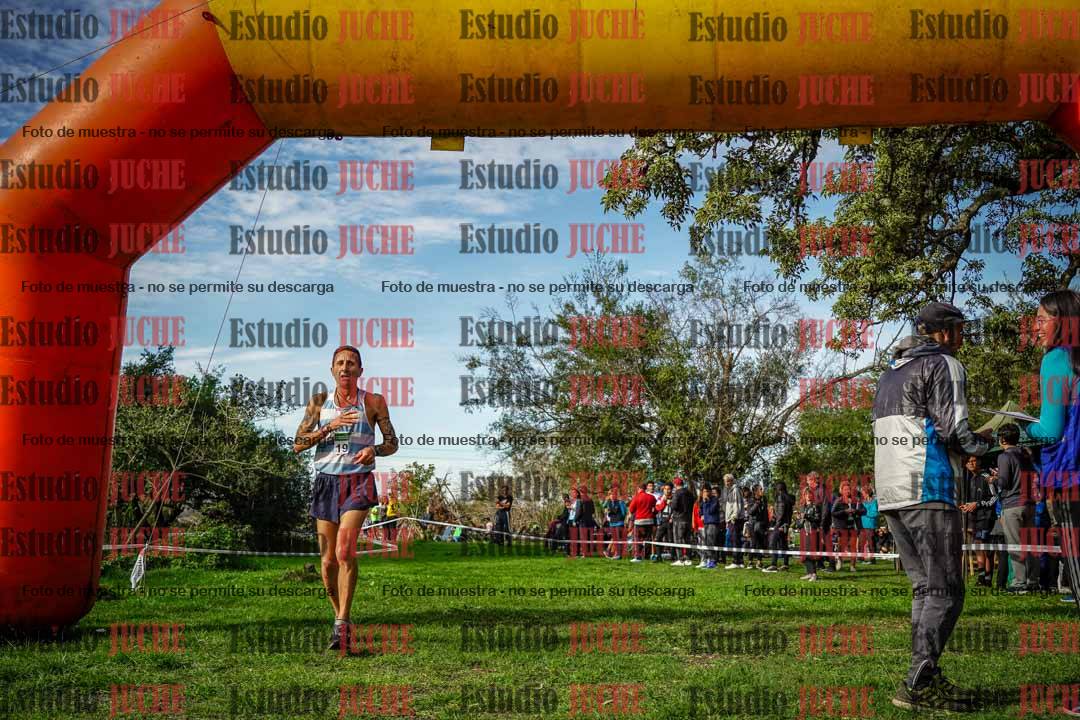Fotos de la llegada del cross de 4000 m - varones